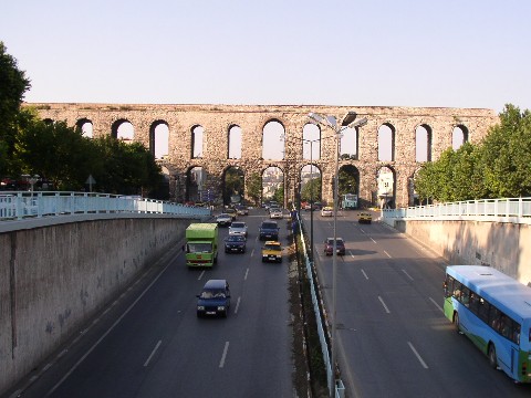 ヴァレンス水道橋